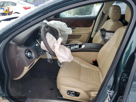 2016 Jaguar XJ with VIN SAJWJ2GD3G8V96262, listed as a Copart auction lot 44057625 with 44,789 mi miles and Non Repairable. Bid and sale history available at carsss.com. Image 7.