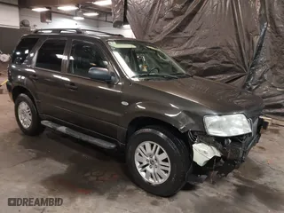 2005 Mercury Mariner Luxury with VIN 4M2YU57115DJ31547, listed as a IAAI auction lot 41565468 with 68,061 mi miles. Bid and sale history available at carsss.com. Image 1.