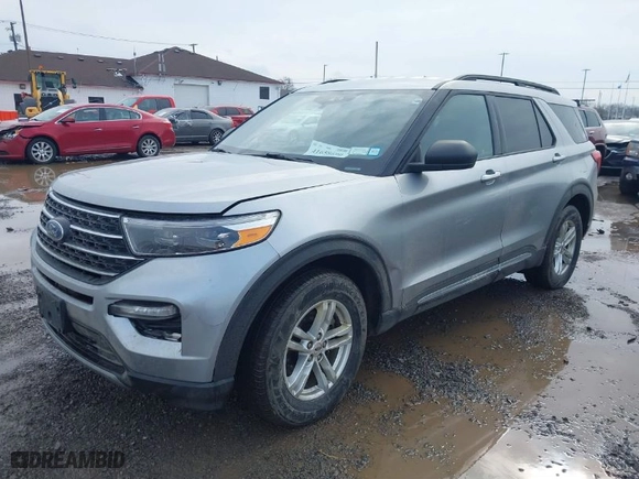 2020 Ford Explorer XLT with VIN 1FMSK8DH1LGB38073, listed as a IAAI auction lot 41658690 with 134,661 mi miles. Bid and sale history available at carsss.com. Image 2.