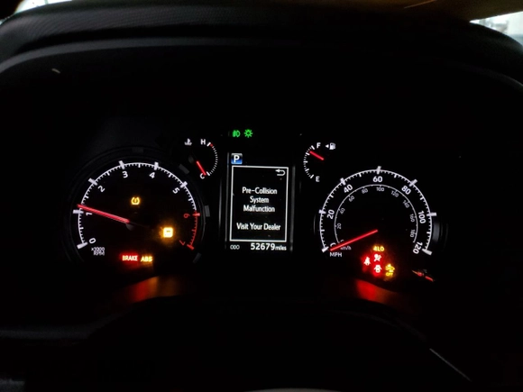 2021 Toyota 4Runner SR5 Premium with VIN JTENU5JR9M5917110, listed as a Copart auction lot 81633384 with 52,679 mi miles and Salvage title. Bid and sale history available at DreamBid. Image 9.