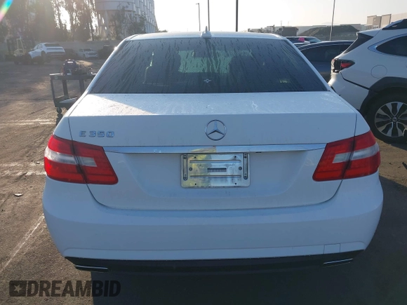 2013 Mercedes-Benz E 350 Luxury z VIN WDDHF5KB2DA741401, wystawiony jako IAAI lot #42605065 z przebiegiem 167 479 mil mil oraz . Historia ofert i sprzedaży dostępna na DreamBid. Obrazek 17.