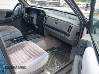 1994 Jeep Grand Cherokee Laredo с VIN 1J4GZ58S4RC330351, выставлен на аукционе IAAI как лот 42444158 с пробегом 186 528 миль миль и . История ставок и продаж доступна на DreamBid. Изображение 5.