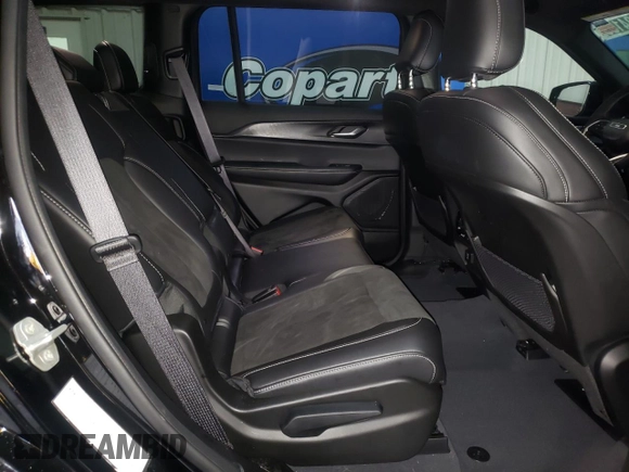 2023 Jeep Grand Cherokee Laredo with VIN 1C4RJJAG6P8867033, listed as a Copart auction lot 77134103 with 7,806 mi miles and Clean title. Bid and sale history available at DreamBid. Image 11.