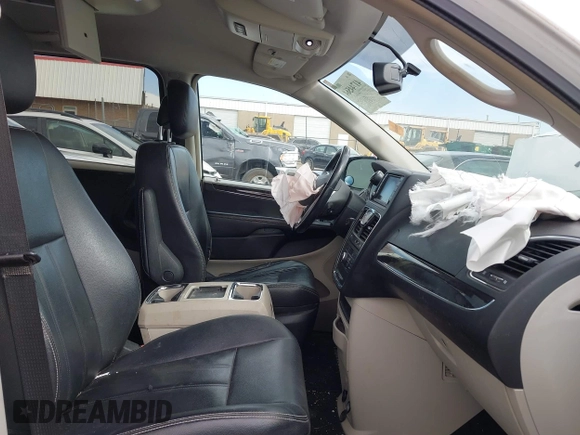 2013 Chrysler Town & Country Touring with VIN 2C4RC1BG3DR675173, listed as a IAAI auction lot 41744564 with 127,405 mi miles. Bid and sale history available at carsss.com. Image 5.