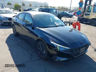 2021 Hyundai Elantra Blue z VIN KMHLM4AJ8MU012133, wystawiony jako IAAI lot #41742355 z przebiegiem 76 706 mil mil oraz . Historia ofert i sprzedaży dostępna na DreamBid. Obrazek 1.