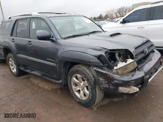 2005 Toyota 4Runner SR5 with VIN JTEZU14R258025609, listed as a IAAI auction lot 41492535 with 111,058 mi miles. Bid and sale history available at carsss.com. Image 1.