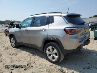2019 Jeep Compass Latitude with VIN 3C4NJDBB3KT847058, listed as a Copart auction lot 60698065 with 90,687 mi miles and Salvage title. Bid and sale history available at DreamBid. Image 2.
