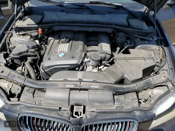 2011 BMW 3 Series 328i z VIN WBAPH5C58BA444037, wystawiony jako Copart lot #62957135 z przebiegiem 107 591 mil mil oraz Szkoda całkowita • Salvage title. Historia ofert i sprzedaży dostępna na DreamBid. Obrazek 11.