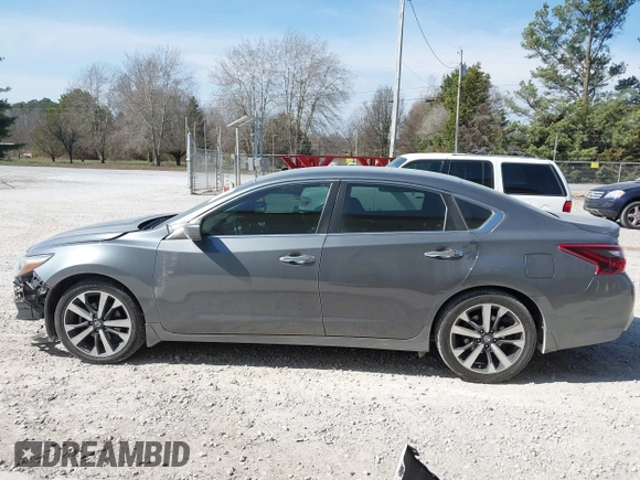 2018 Nissan Altima SR with VIN 1N4AL3AP6JC118424, listed as a IAAI auction lot 41697348 with 112,910 mi miles and . Bid and sale history available at carsss.com. Image 15.