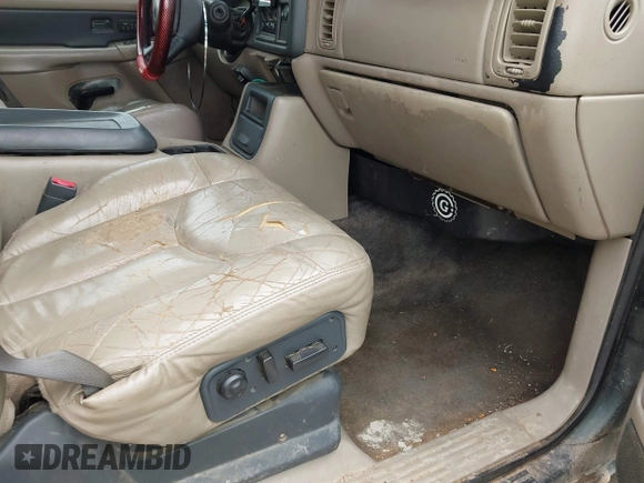 2002 Chevrolet Avalanche with VIN 3GNEK13T82G151962, listed as a IAAI auction lot 42070087 with 282,936 mi miles and . Bid and sale history available at DreamBid. Image 5.