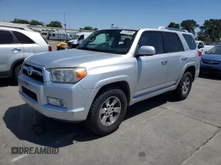 2011 Toyota 4Runner SR5 z VIN JTEZU5JR6B5019823, wystawiony jako Copart lot #57879955 z przebiegiem 185 593 mil mil oraz Czysty tytuł • Clean title. Historia ofert i sprzedaży dostępna na DreamBid. Obrazek 1.