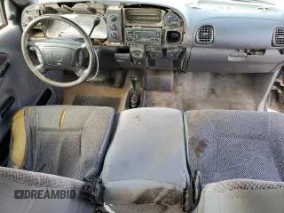 2002 Dodge Ram 2500 with VIN 3B7KF23ZX2M203894, listed as a Copart auction lot 71208884 with 0 mi miles and Salvage Title. Bid and sale history available at carsss.com. Image 8.