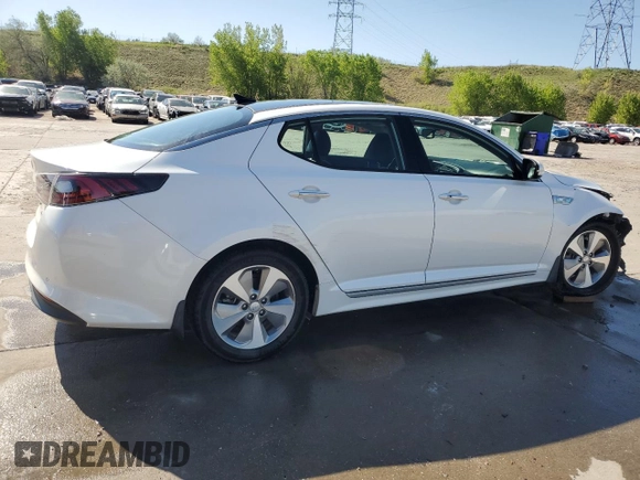 2016 Kia Optima EX z VIN KNAGN4AD2G5098712, wystawiony jako Copart lot #56588615 z przebiegiem 136 590 mil mil oraz Szkoda całkowita • Salvage title. Historia ofert i sprzedaży dostępna na DreamBid. Obrazek 3.