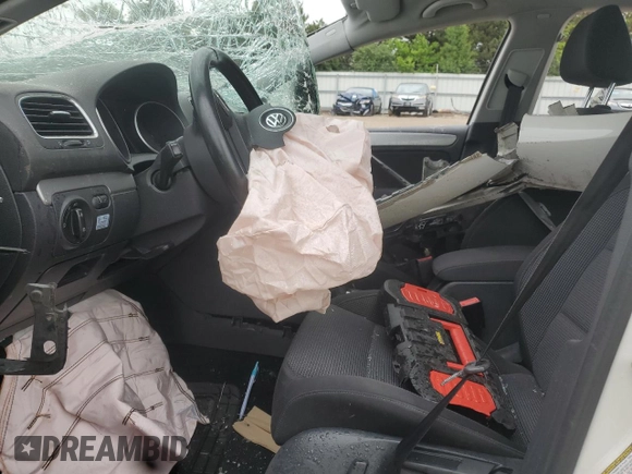2014 Volkswagen Golf TDI with VIN WVWDM7AJ6EW009389, listed as a Copart auction lot 61379895 with Not provided miles and Salvage title. Bid and sale history available at DreamBid. Image 7.