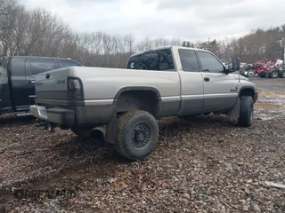1998 Dodge Ram 2500 with VIN 3B7KF22D1WG102284, listed as a IAAI auction lot 41558563 with 1 mi miles. Bid and sale history available at carsss.com. Image 4.