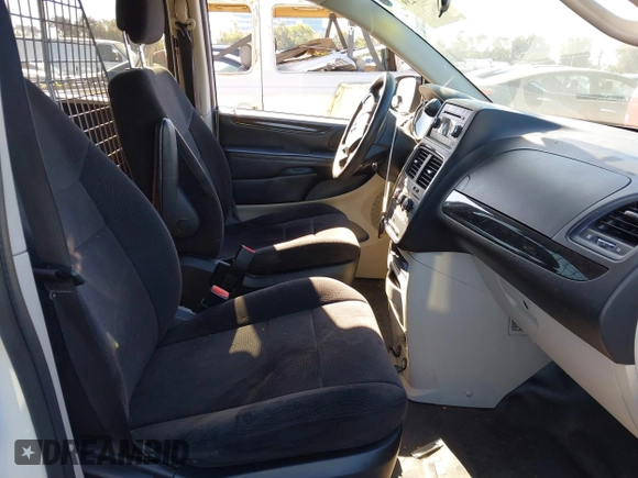 2014 Ram Cargo Van Tradesman with VIN 2C4JRGAG7ER182016, listed as a IAAI auction lot 40917239 with 183,562 mi miles. Bid and sale history available at carsss.com. Image 5.