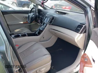 2010 Toyota Venza with VIN 4T3ZA3BBXAU037042, listed as a IAAI auction lot 41913264 with 194,847 mi miles. Bid and sale history available at carsss.com. Image 5.