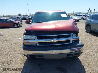 2001 Chevrolet Tahoe LT with VIN 1GNEC13T01R218517, listed as a IAAI auction lot 41979136 with 291,164 mi miles. Bid and sale history available at carsss.com. Image 12.