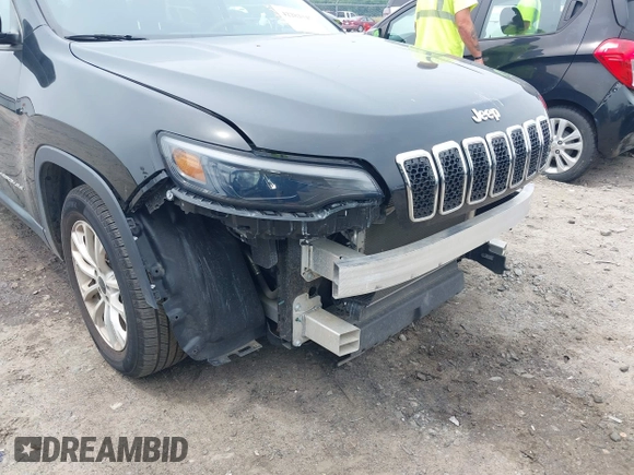 2020 Jeep Cherokee Latitude with VIN 1C4PJLCB5LD539057, listed as a IAAI auction lot 42282345 with 68,676 mi miles and . Bid and sale history available at DreamBid. Image 18.
