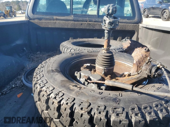 2000 Ford F-150 XL with VIN 1FTRF18LXYNB73341, listed as a Copart auction lot 41923645 with 194,094 mi miles and Salvage title. Bid and sale history available at DreamBid. Image 10.