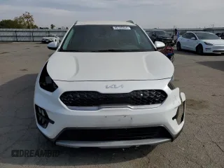 2022 Kia Niro LXS SE with VIN KNDCB3LC1N5527702, listed as a Copart auction lot 80160854 with 35,937 mi miles and Salvage Title. Bid and sale history available at carsss.com. Image 5.