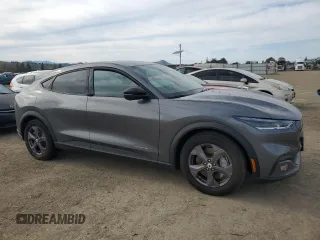 2023 Ford Mustang Mach-E Select z VIN 3FMTK1SS7PMA01614, wystawiony jako Copart lot #48702435 z przebiegiem 15 960 mil mil oraz Czysty tytuł • Clean title. Historia ofert i sprzedaży dostępna na DreamBid. Obrazek 4.