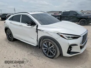 2024 Infiniti QX55 Sensory z VIN 3PCAJ5LR7RF112348, wystawiony jako Copart lot #56745115 z przebiegiem 14 051 mil mil oraz Szkody całkowita. Historia ofert i sprzedaży dostępna na DreamBid. Obrazek 4.