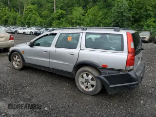 2001 Volvo V70 with VIN YV1SZ58D811036687, listed as a Copart auction lot 60785155 with Not provided miles and Salvage title. Bid and sale history available at DreamBid. Image 2.