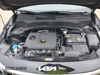 2023 Kia Seltos EX z VIN KNDERCAA9P7468220, wystawiony jako IAAI lot #38660032 z przebiegiem 13 077 mil mil oraz . Historia ofert i sprzedaży dostępna na DreamBid. Obrazek 10.