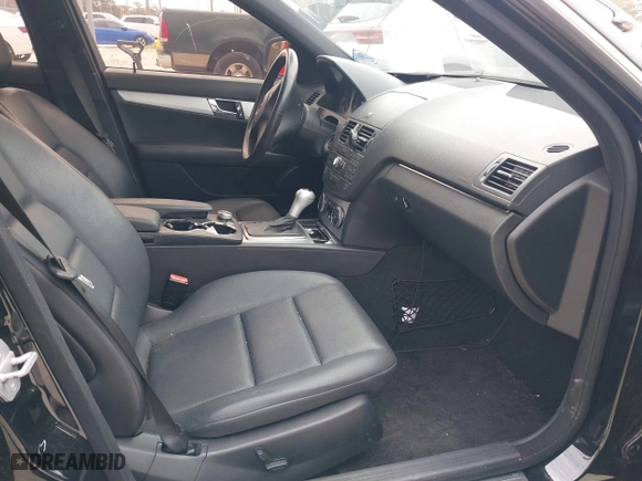 2008 Mercedes-Benz C-Class 3.0L Sport with VIN WDDGF54X98R016468, listed as a IAAI auction lot 40624129 with 158,898 mi miles. Bid and sale history available at carsss.com. Image 5.
