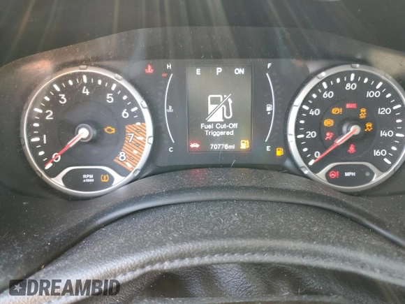 2020 Jeep Renegade Latitude with VIN ZACNJABB6LPL18885, listed as a Copart auction lot 48652735 with 70,776 mi miles and Salvage Title. Bid and sale history available at carsss.com. Image 9.