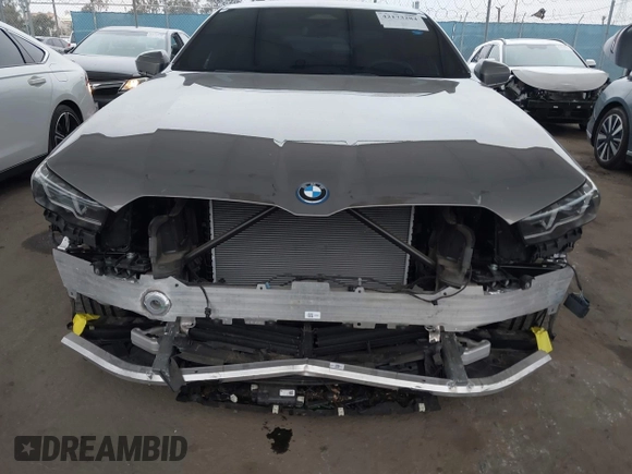 2024 BMW i5 eDrive40 with VIN WBY33FK06RCR97424, listed as a IAAI auction lot 42173284 with 18,645 mi miles and . Bid and sale history available at DreamBid. Image 6.