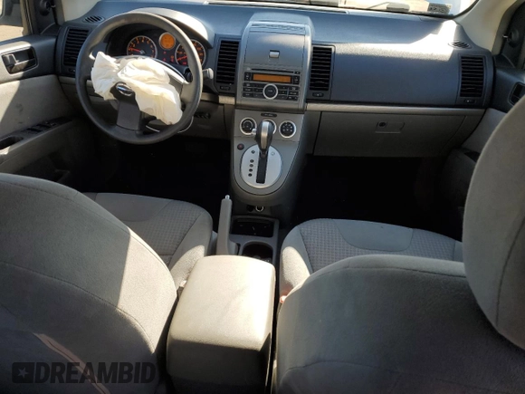 2008 Nissan Sentra 2.0 z VIN 3N1AB61E98L715548, wystawiony jako Copart lot #52384545 z przebiegiem 69 102 mil mil oraz Szkoda całkowita • Salvage title. Historia ofert i sprzedaży dostępna na DreamBid. Obrazek 8.