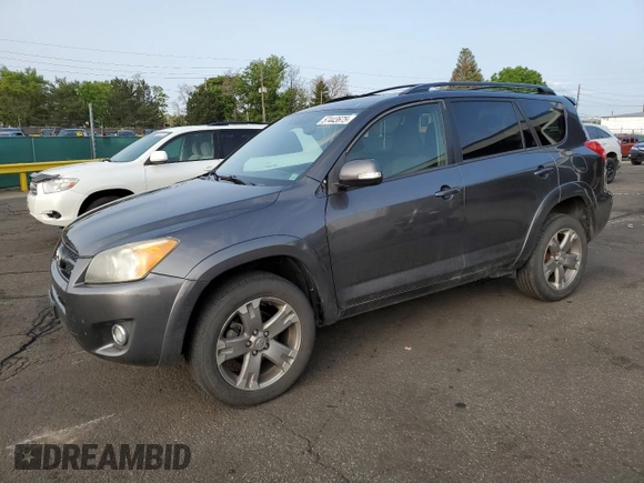 2011 Toyota RAV4 Sport z VIN JTMRK4DV7B5105641, wystawiony jako Copart lot #57443675 z przebiegiem 79 798 mil mil oraz Szkoda całkowita • Salvage title. Historia ofert i sprzedaży dostępna na DreamBid. Obrazek 1.