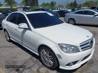 2009 Mercedes-Benz C 300 Sport z VIN WDDGF54X29R058675, wystawiony jako IAAI lot #42279248 z przebiegiem 100 338 mil mil oraz . Historia ofert i sprzedaży dostępna na DreamBid. Obrazek 1.