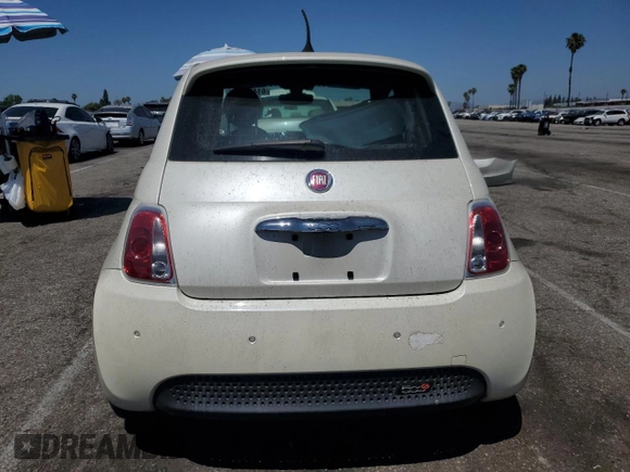 2017 FIAT 500e with VIN 3C3CFFGE6HT565405, listed as a Copart auction lot 61465715 with 39,088 mi miles and Salvage title. Bid and sale history available at DreamBid. Image 6.