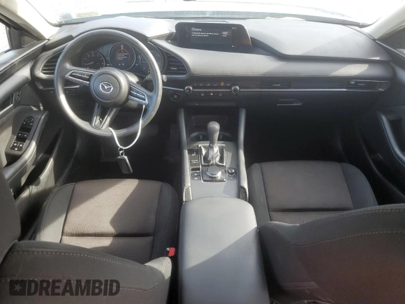 2020 Mazda 3 z VIN 3MZBPABL2LM130247, wystawiony jako Copart lot #58464105 z przebiegiem 54 571 mil mil oraz Szkoda całkowita • Salvage title. Historia ofert i sprzedaży dostępna na DreamBid. Obrazek 8.
