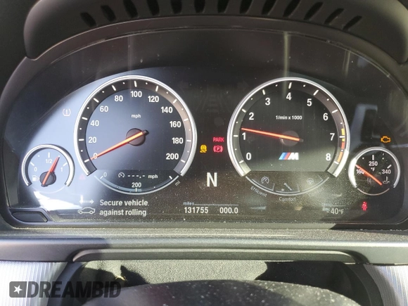2015 BMW M5 z VIN WBSFV9C52FD594673, wystawiony jako Copart lot #77460894 z przebiegiem 131 755 mil mil oraz Czysty tytuł • Clean title. Historia ofert i sprzedaży dostępna na DreamBid. Obrazek 9.