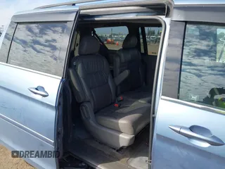 2008 Honda Odyssey Touring with VIN 5FNRL38868B047556, listed as a IAAI auction lot 41581617 with 220,436 mi miles. Bid and sale history available at carsss.com. Image 8.