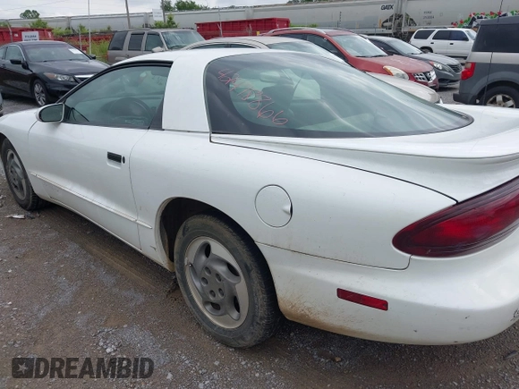 1994 Pontiac Firebird Firebird с VIN 2G2FS22S9R2221658, выставлен на аукционе IAAI как лот 42478866 с пробегом 667 659 миль миль и . История ставок и продаж доступна на DreamBid. Изображение 3.