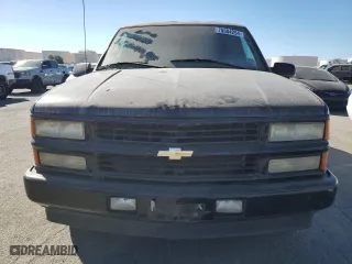2000 Chevrolet Tahoe Limited with VIN 1GNEC13R7YR221297, listed as a Copart auction lot 75504254 with 246,714 mi miles and Clean Title. Bid and sale history available at carsss.com. Image 5.
