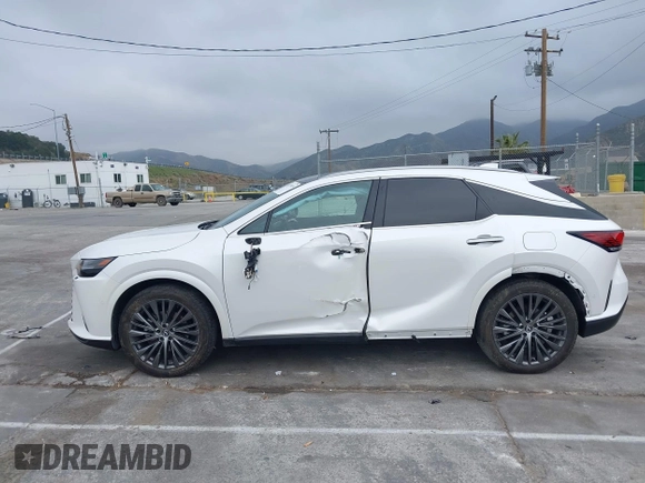 2023 Lexus RX 350h с VIN 2T2BBMCA3PC021404, выставлен на аукционе IAAI как лот 41879929 с пробегом 17 804 миль миль и . История ставок и продаж доступна на DreamBid. Изображение 14.