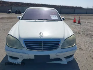 2004 Mercedes-Benz S 430 z VIN WDBNG70J04A423615, wystawiony jako IAAI lot #42407100 z przebiegiem Nie podano mil oraz . Historia ofert i sprzedaży dostępna na DreamBid. Obrazek 6.