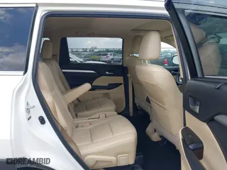 2014 Toyota Highlander XLE with VIN 5TDKKRFH3ES007405, listed as a IAAI auction lot 39623056 with 96,608 mi miles. Bid and sale history available at carsss.com. Image 8.