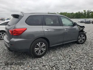 2019 Nissan Pathfinder S z VIN 5N1DR2MN8KC633870, wystawiony jako Copart lot #52350895 z przebiegiem 101 396 mil mil oraz Nie do naprawy • Non repairable. Historia ofert i sprzedaży dostępna na DreamBid. Obrazek 3.