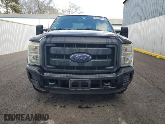 2015 Ford F-250 XL with VIN 1FT7W2A61FEC02885, listed as a Copart auction lot 48230925 with 176,535 mi miles and Clean title. Bid and sale history available at DreamBid. Image 5.