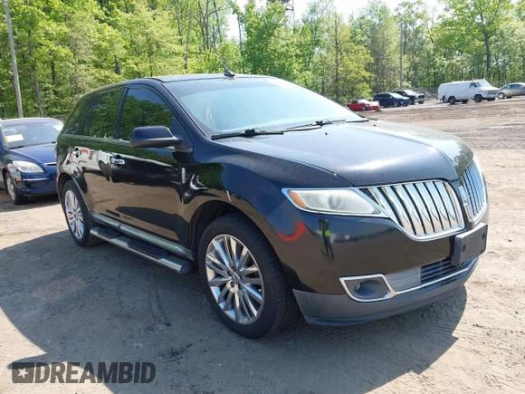 2011 Lincoln MKX with VIN 2LMDJ8JKXBBJ31273, listed as a IAAI auction lot 42170426 with 127,880 mi miles. Bid and sale history available at carsss.com. Image 1.