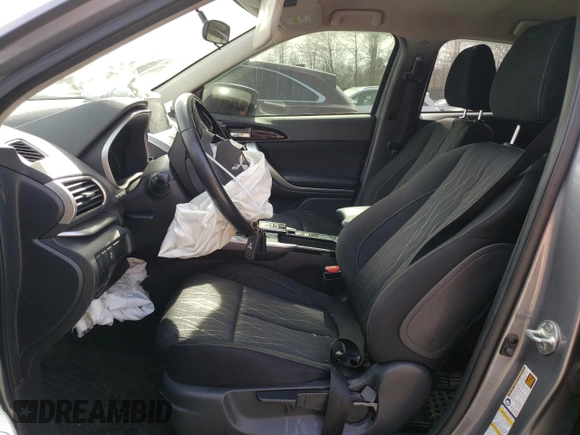 2018 Mitsubishi Eclipse Cross SE z VIN JA4AT5AA4JZ038449, wystawiony jako Copart lot #48662315 z przebiegiem 61 320 mil mil oraz Nie do naprawy. Historia ofert i sprzedaży dostępna na DreamBid. Obrazek 7.
