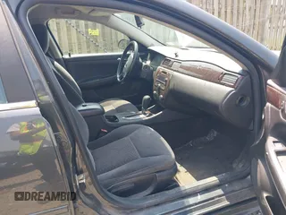 2014 Chevrolet Impala LT z VIN 2G1WB5E39E1110053, wystawiony jako IAAI lot #42424205 z przebiegiem Nie podano mil oraz . Historia ofert i sprzedaży dostępna na DreamBid. Obrazek 5.