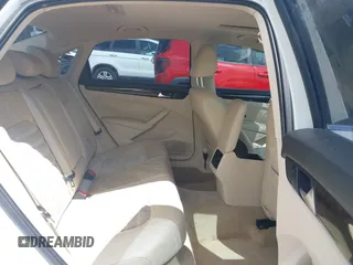 2014 Volkswagen Passat SEL Premium z VIN 1VWCN7A38EC069585, wystawiony jako IAAI lot #42236658 z przebiegiem 62 861 mil mil oraz . Historia ofert i sprzedaży dostępna na DreamBid. Obrazek 8.